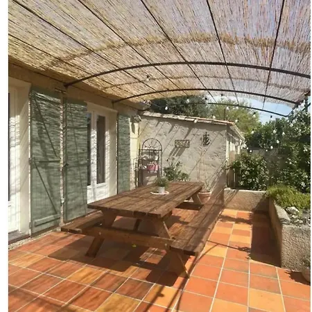 Maison De En Luberon